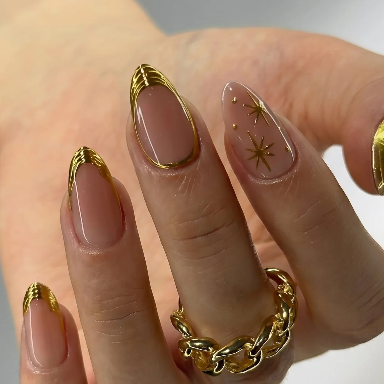 Designer’s Pick | Gilded Halo – S Almond - Image 2