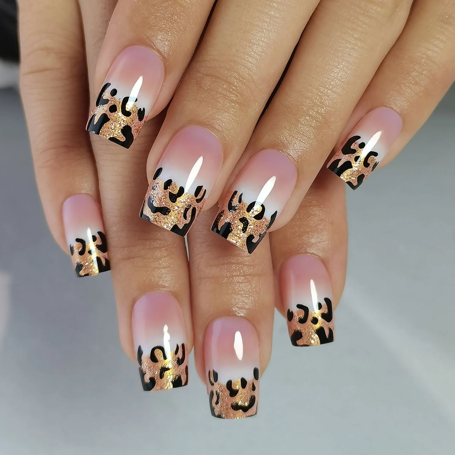 Elegant Leopard – M Square - Image 3