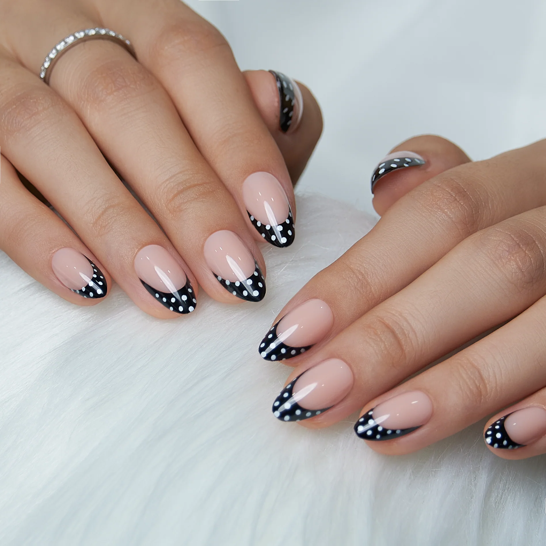 Dot Noir – S Almond - Image 3