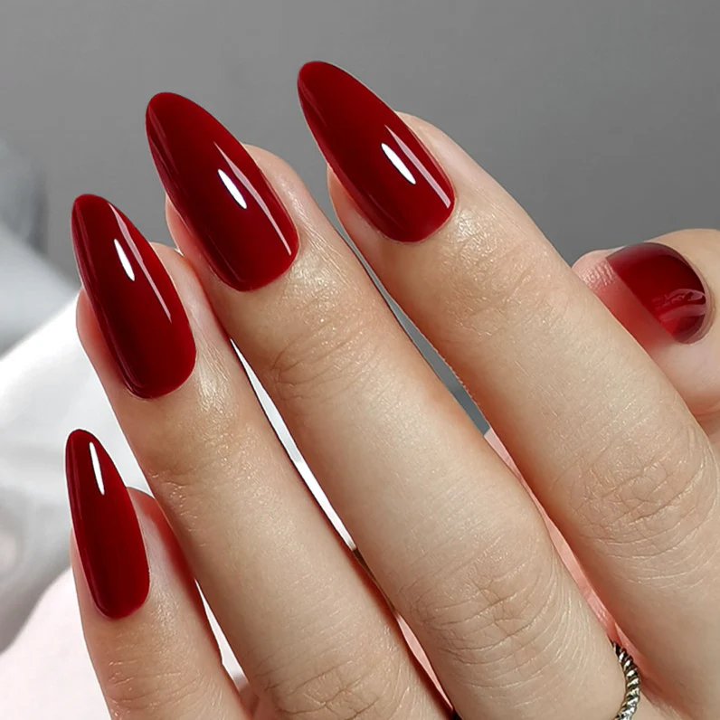 Scarlet Dream – L Almond