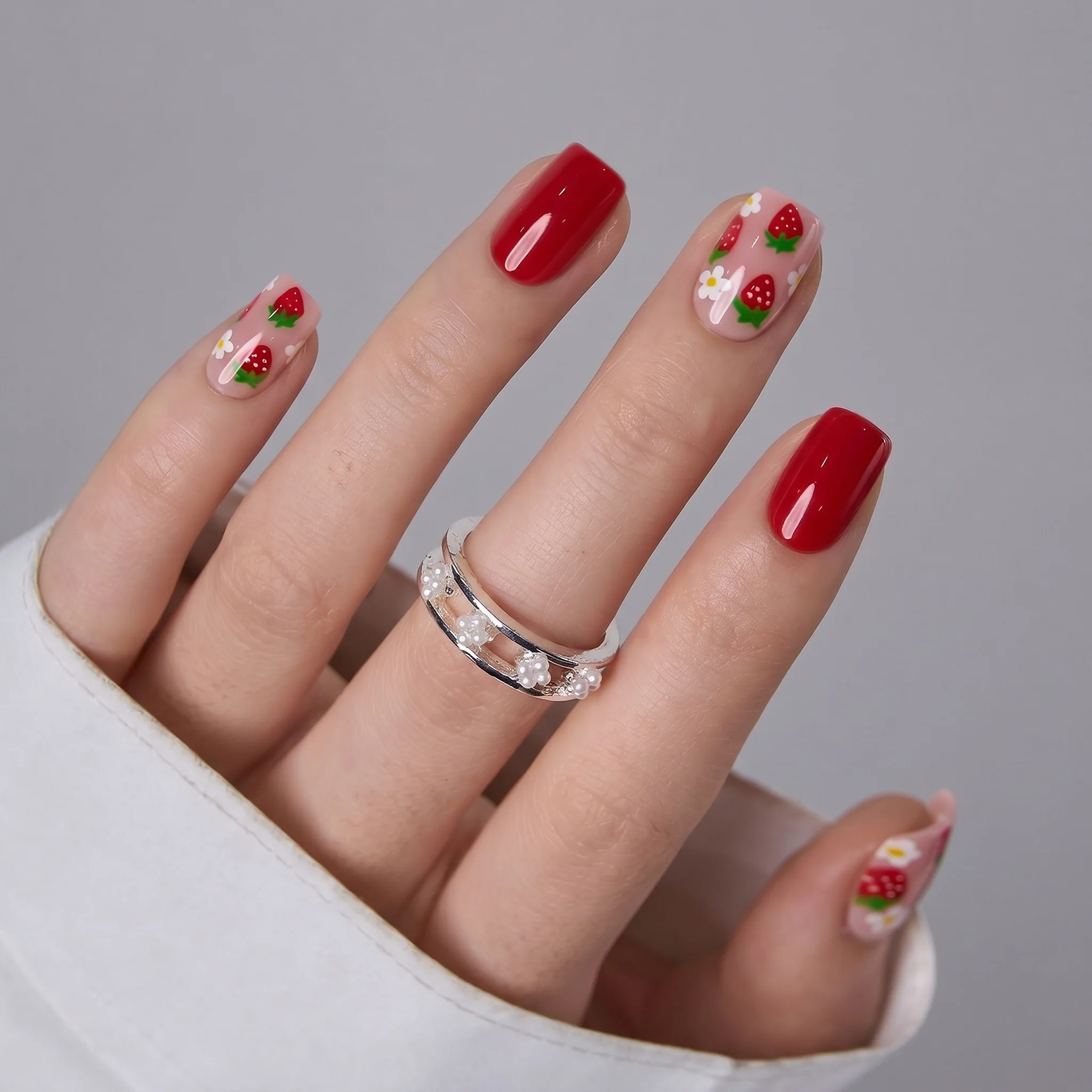Strawberry Kiss – M Square - Image 3