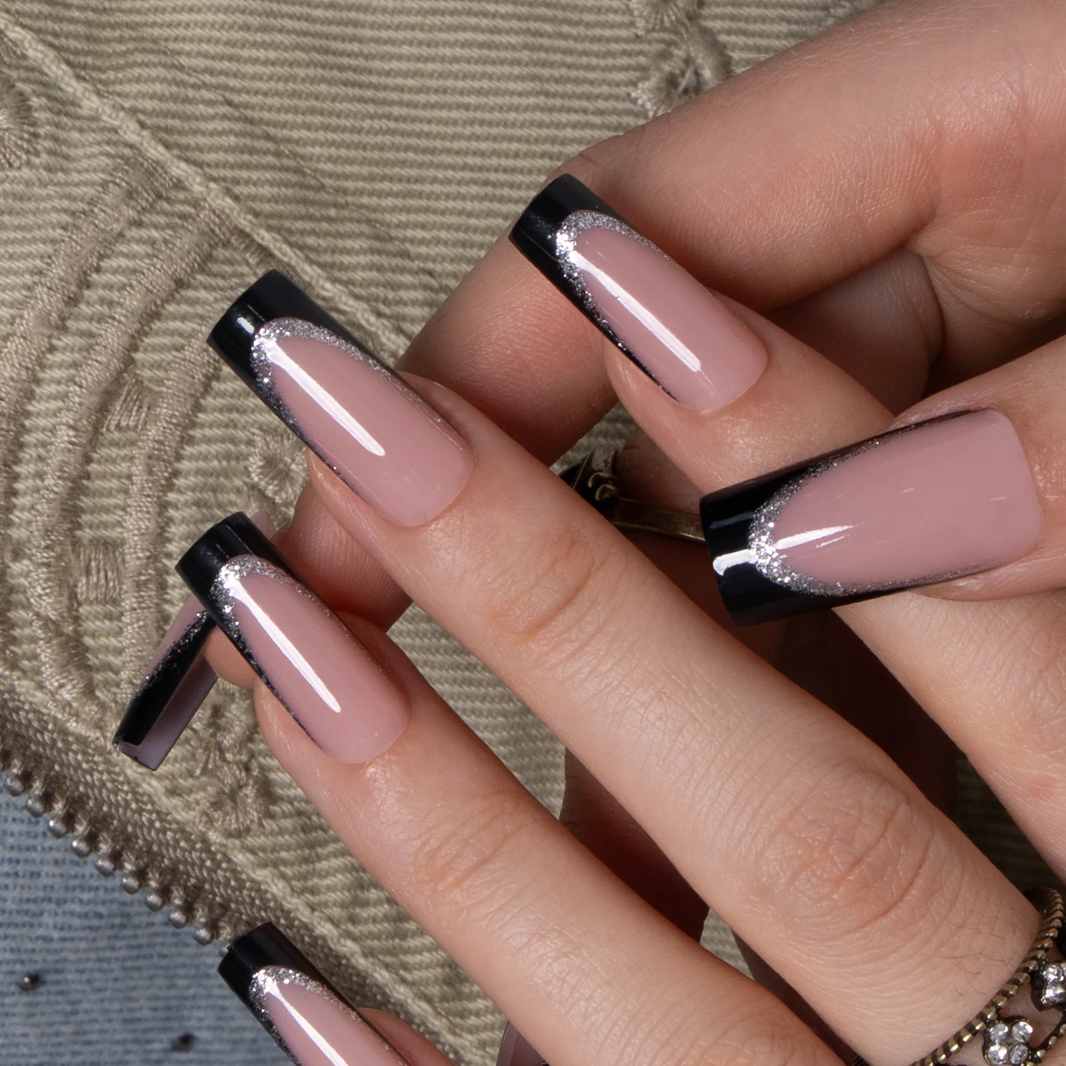 Designer’s Pick | Noir Shine – L Square
