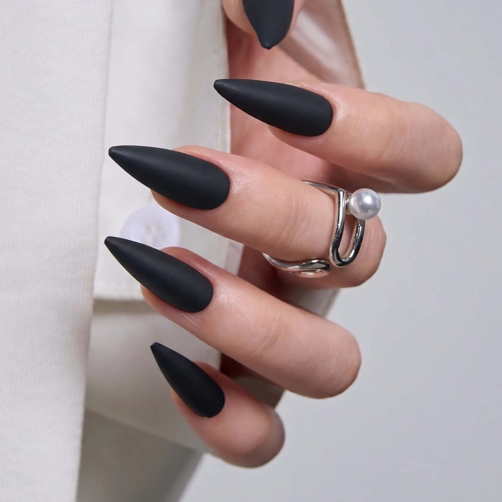 Obsidian Silk – L Stiletto - Image 3