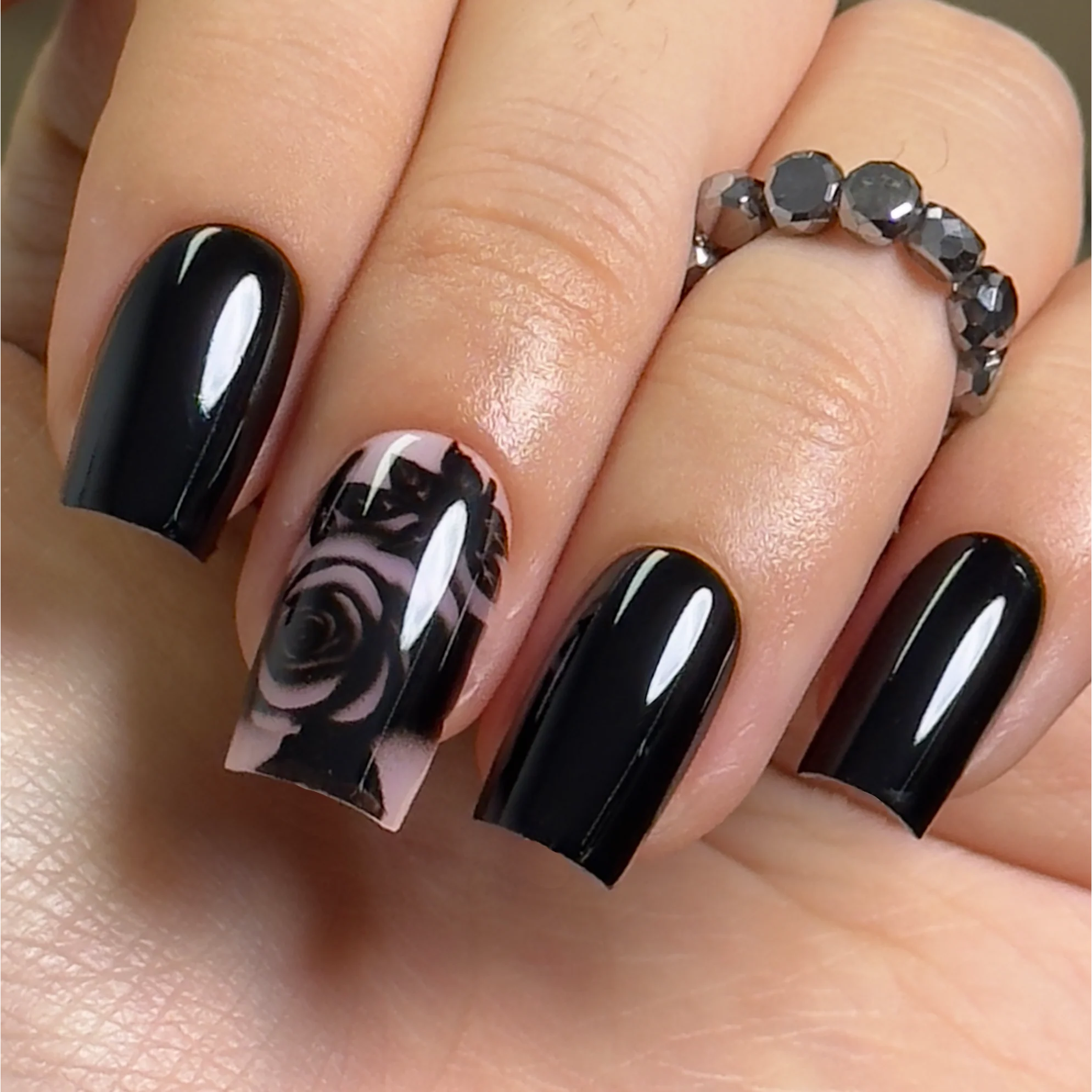 Black Gold Rose – M Square - Image 2