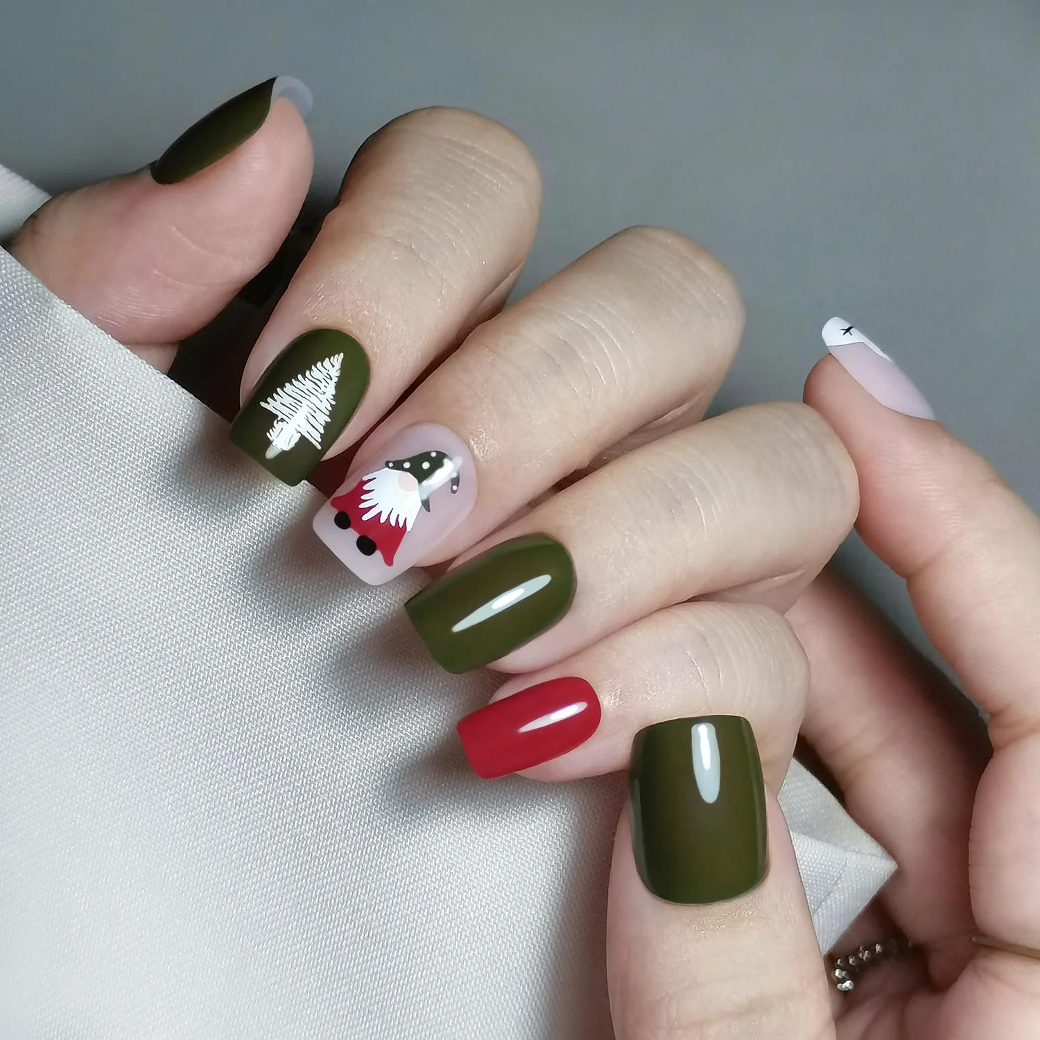 Festive Cheer – S Squoval - Image 3