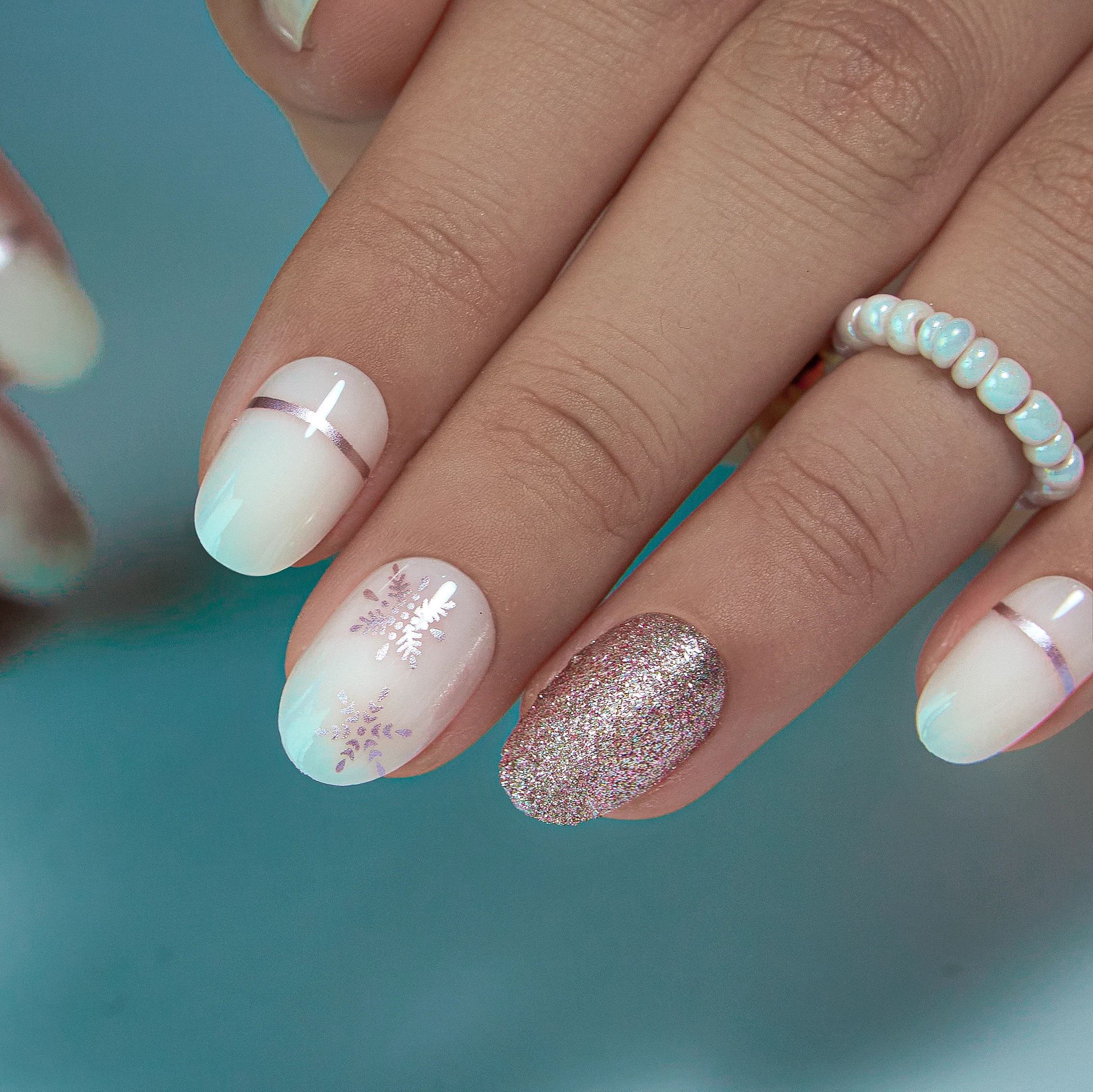 Snowflake Luxe – S Oval - Image 3