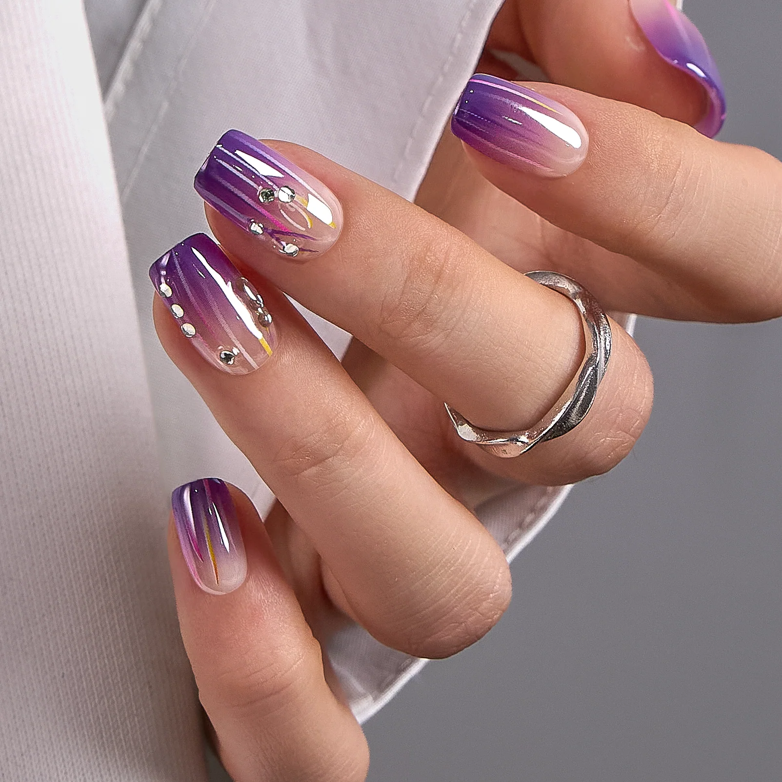 Designer’s Pick | Aurora Shine – M Squoval - Image 3