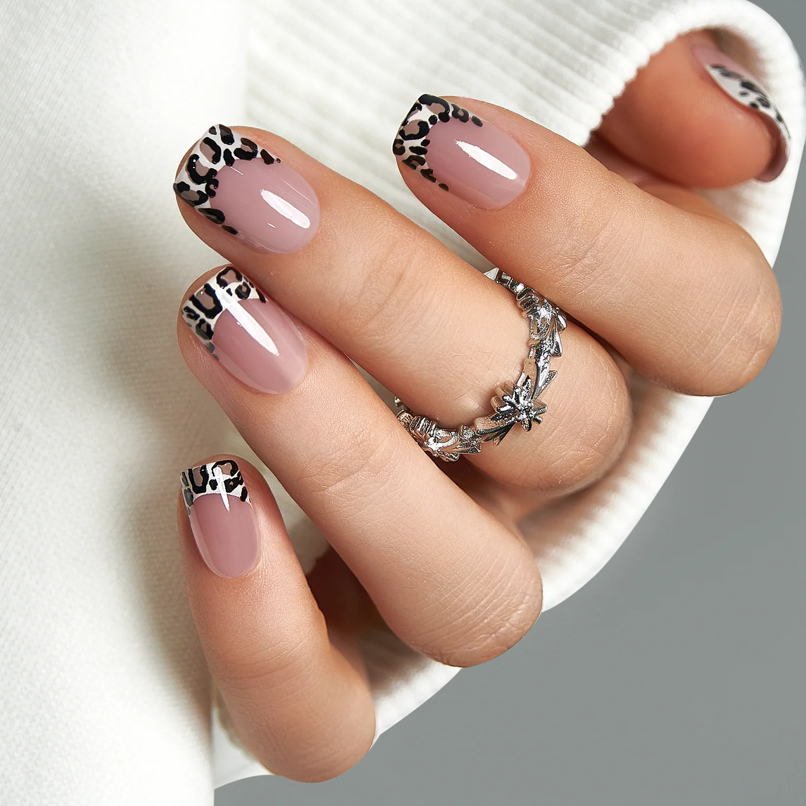 Chic Brown – S Squoval - Image 3