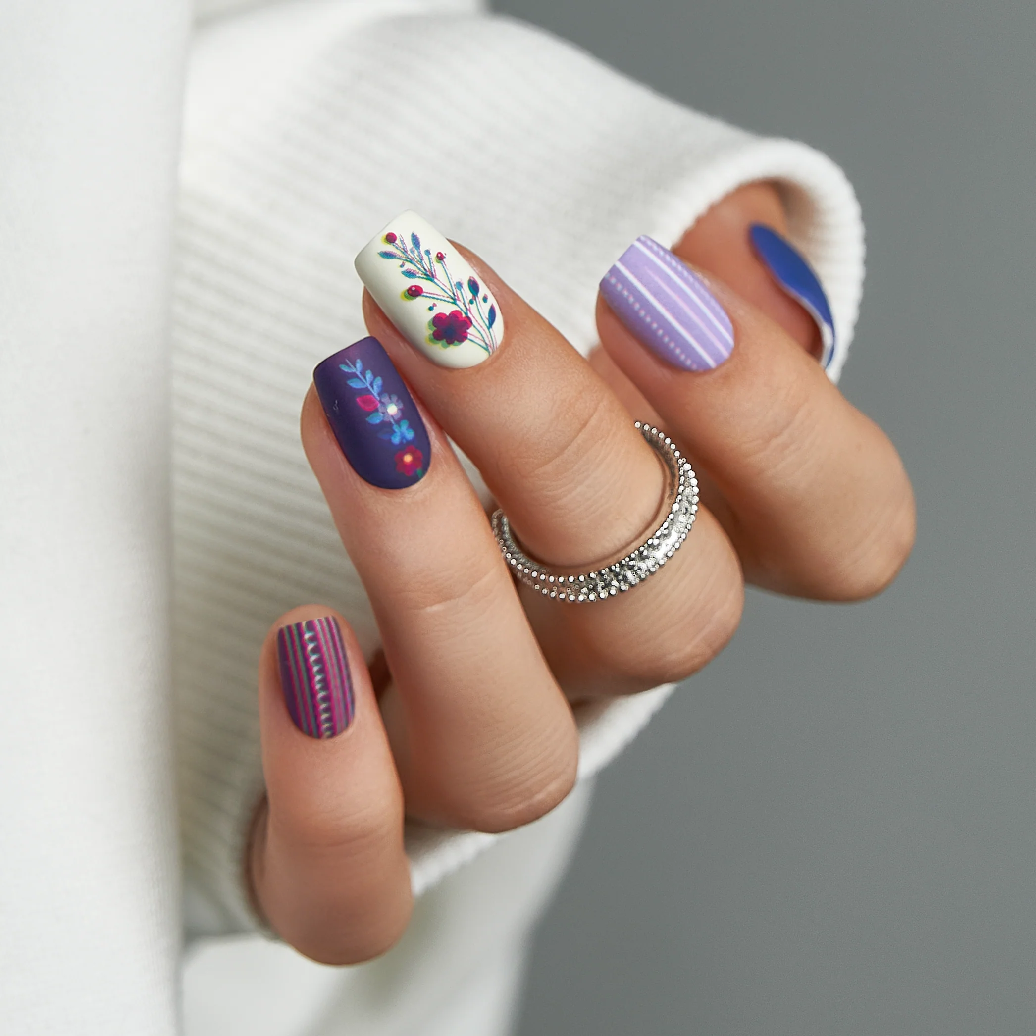 Vintage Floral – M Squoval - Image 3